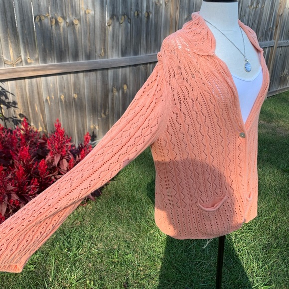 VINTAGE HANDMADE KNIT CARDIGAN WITH SCALLOPED NECKLINE. EXCELLENT CONDITION - Picture 5 of 14